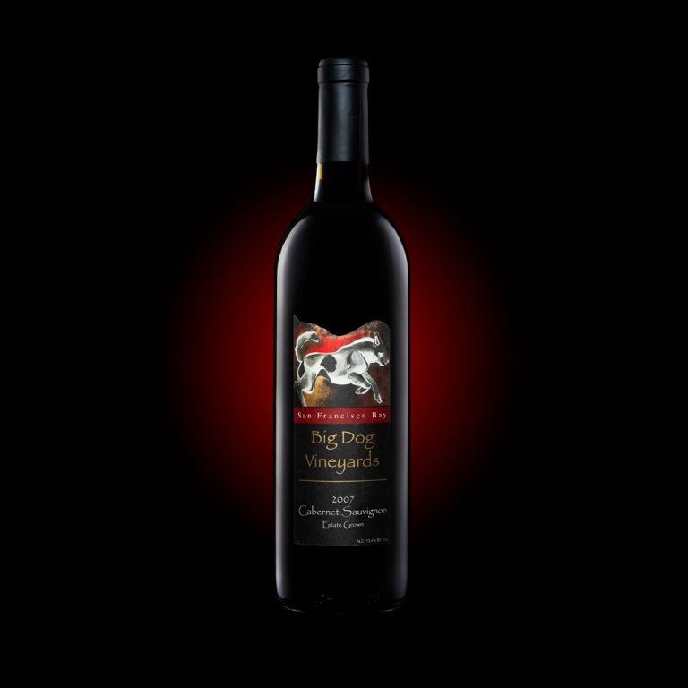 Red wine on black with red accent - Advertisement